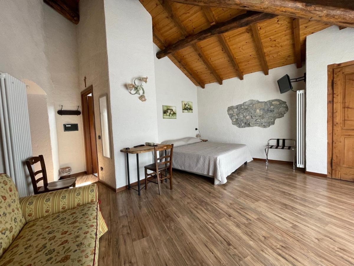 Hotel La Torre Castiglione dʼIntelvi Dış mekan fotoğraf