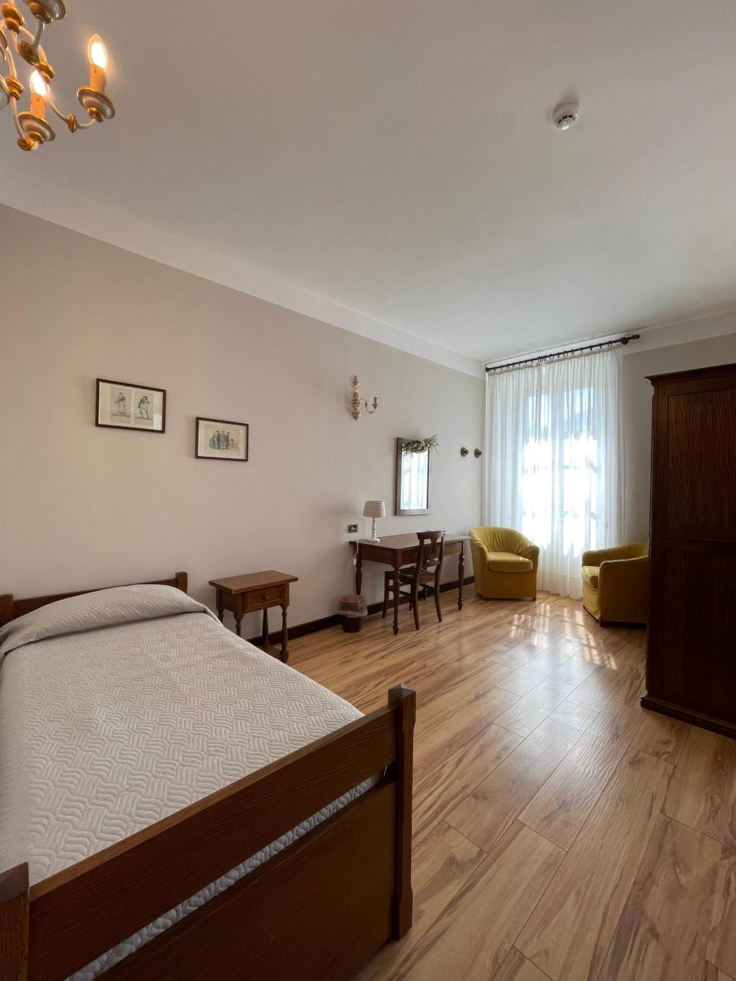 Hotel La Torre Castiglione dʼIntelvi Dış mekan fotoğraf