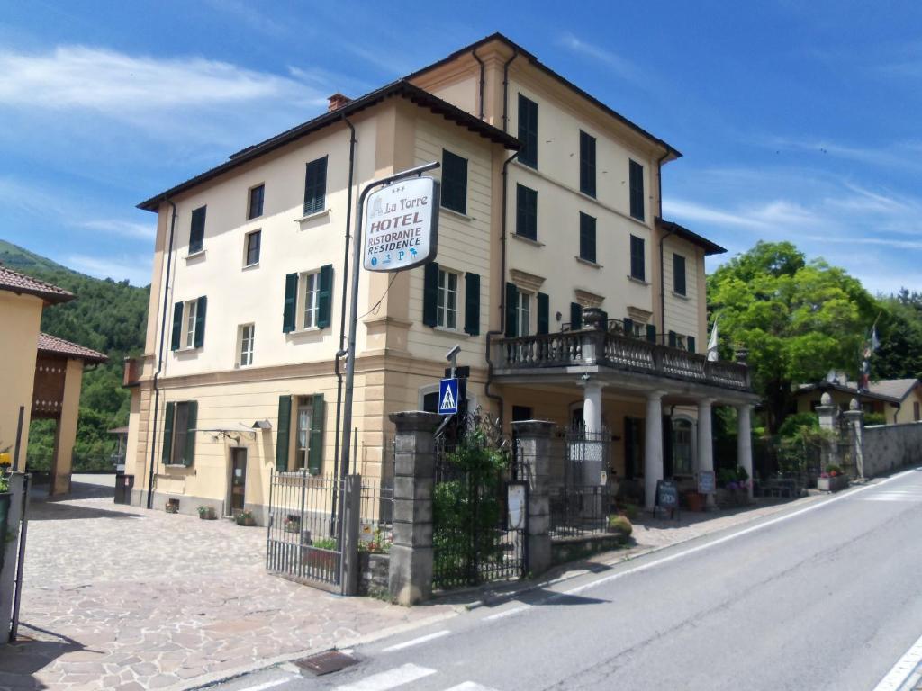 Hotel La Torre Castiglione dʼIntelvi Dış mekan fotoğraf